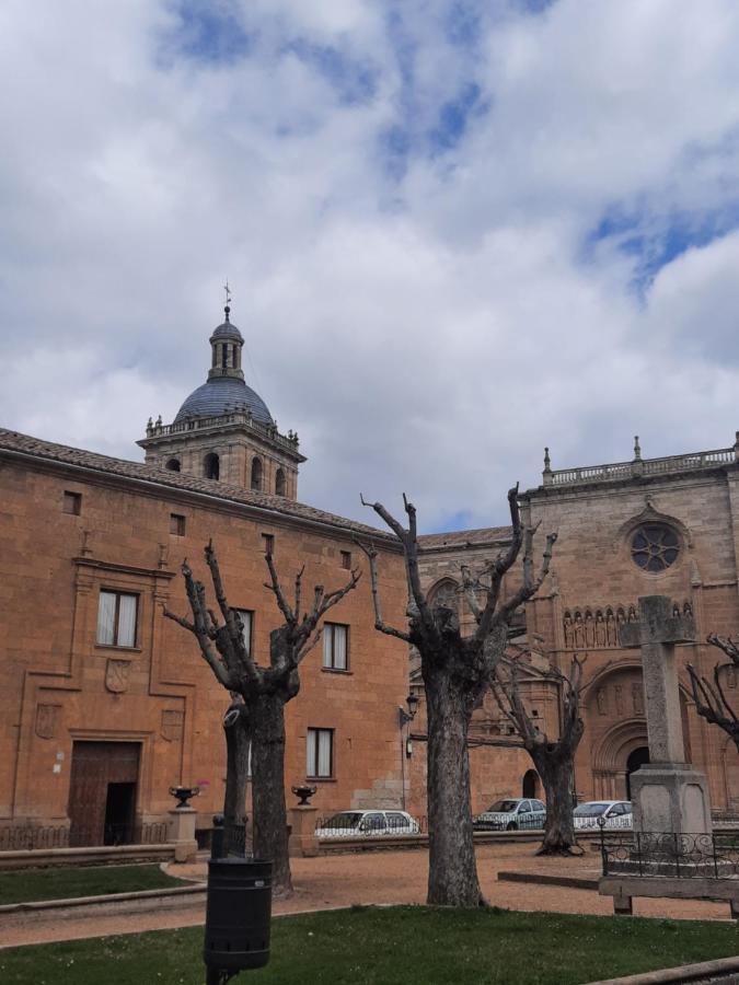 Plaza San Salvador Apartment Ciudad Rodrigo Exterior photo